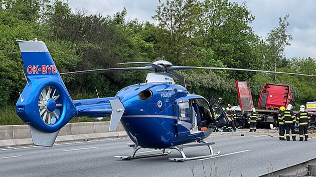 Tragick� dopravn� nehoda na 14,5 kilometru d�lnice D1. Zem�eli dva lid�. (17. kv�tna 2022)