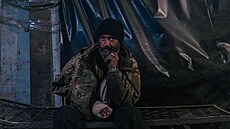Obránci oceláren Azovstal na fotografiích poízených ukrajinským plukem Azov...