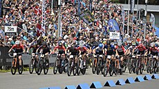 Start závodu Svtového poháru horských kol v Novém Mst na Morav.