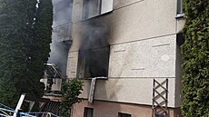Po výbuchu v rodinném dom� v Lipníku nad Be�vou za�alo ho�et v p�ízemí. Hasi�i...