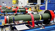 Protitankové stely Javelin na montání lince v továrn na zbran Lockheed...