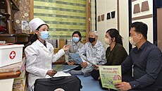 Zdravotnice v Pchjongjangu navtvuje rodinu bhem aktivity zamené na zvýení...