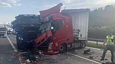 Dálnici D5 u Králova Dvora zablokovala nehoda tí kamion. (10. kvtna 2022)