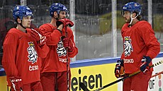 Matěj Blümel, David Krejčí a David Pastrňák na tréninku české reprezentace.