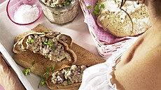 Bruscheta se sardinkovm krmem