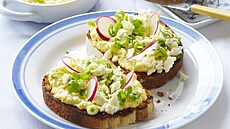 Bruschetta s vaje�nou pomaz�nkou