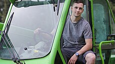 Frank Riedl, student z Německa, vykonává roční praxi na farmě ve Vysoké Libyni...