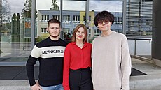 Studenti Fakulty managemetu VŠE, zleva Maksym (Ukrajina), Mariya a Heorhi (oba...