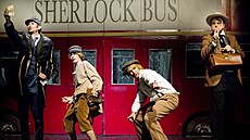 Snímek z divadelní komedie Baskerville: Záhada Sherlocka Holmese (květen 2022)