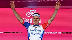 Arnaud Démare se raduje z triumfu v 6. etap Gira.