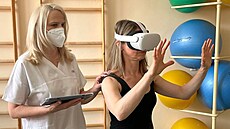 Lékai ve FN Plze pouívají k rehabilitaci virtuální realitu. Díky ní pacient...
