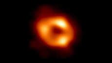 Snímek černé díry ve středu naší galaxie.