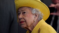 Královna Albta II. na nádraí Paddington u píleitosti dokonení Elizabeth...