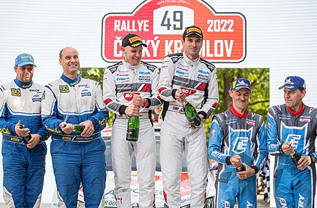Stupn vítz na Rallye eský Krumlov v závod mistrovství eské republiky v...