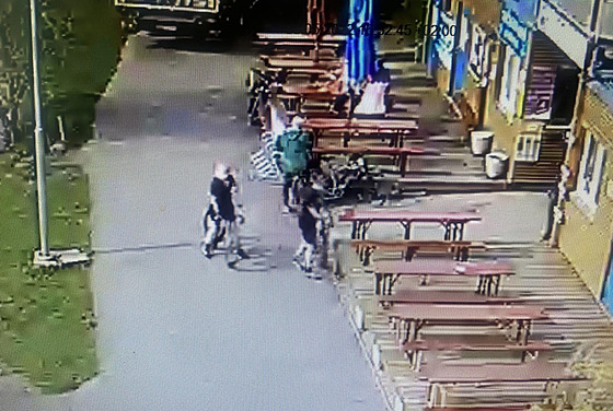 Policisté vyetují pípad na cyklostezce Vltavská a hledají svdky na...
