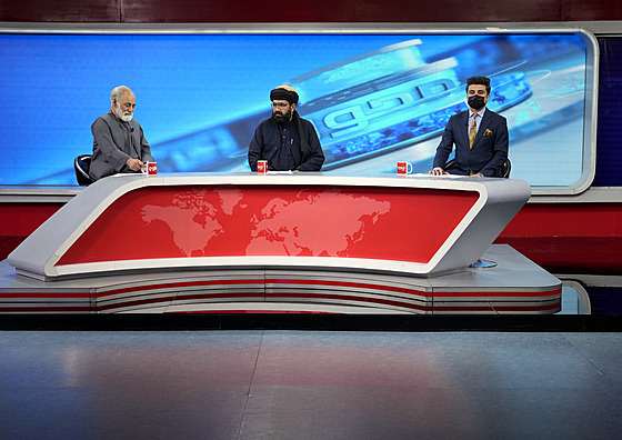Islamistické hnutí Tálibán přikázalo moderátorkám afghánských médií, aby si...