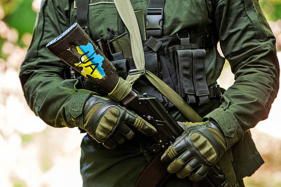 Vojáci ukrajinské Národní gardy pi výcviku (19. kvtna 2022)