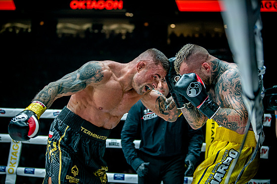 Momentka z boxerského souboje Karlos Vémola vs. Otakar Petina alias Marpo