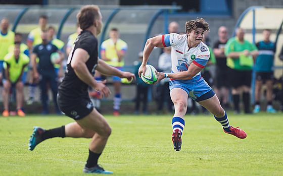 íantí ragbisté (v bílém) ve finále play off zdolali Tatru Smíchov 45:8. V...