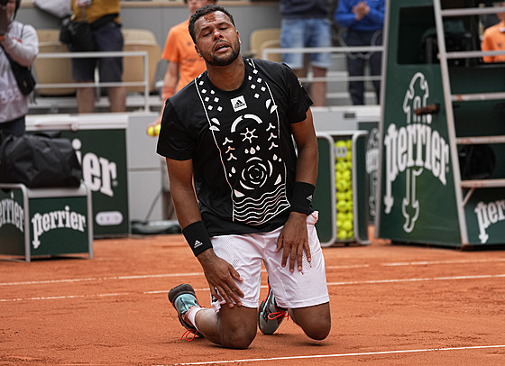 Jo-Wilfried Tsonga prohrál v prvním kole Roland Garros a rozlouil se s...