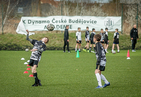 Fotbalová akademie Dynama trénuje v centru na Sloiti.