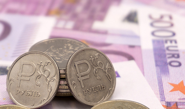 Rubl je nyní nejvýkonnější měnou světa. K euru je nejsilnější za sedm let