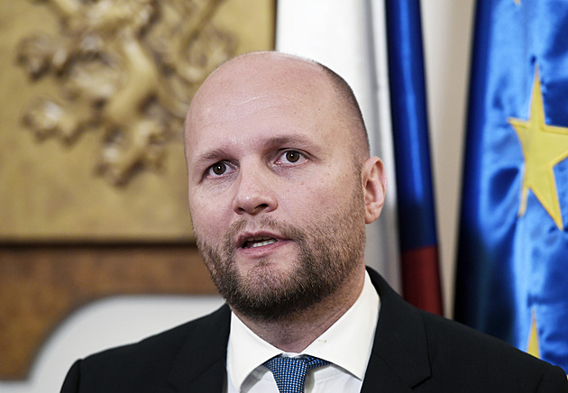 Nečekaný tah Černochové, do týmu povolala slovenského exministra obrany Nadě