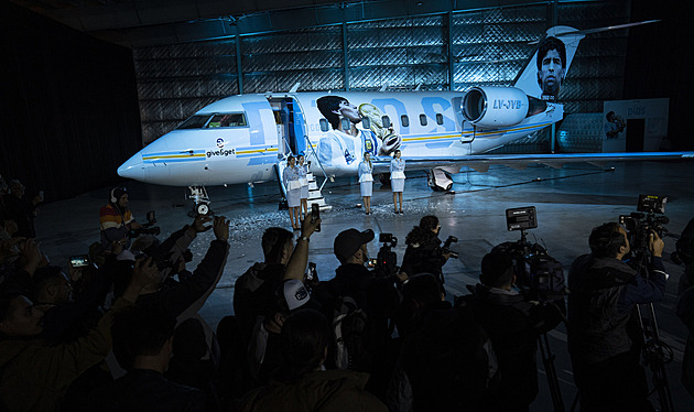 V Argentině bylo slavnostně představeno Maradonovo létající muzeum