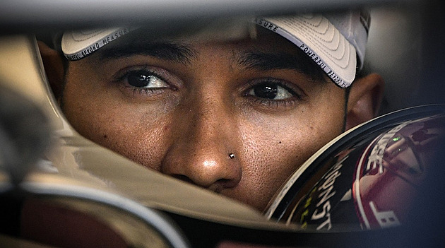 Hamilton dostal kvůli šperkům výjimku na další tři závody formule 1