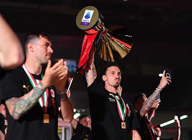 Titul v Itálii obhajuje AC Milán. Co ukáže Lukaku, posílený Řím či tři Češi?