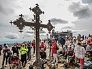Turisté bhem výstupu na horu Snku v Krkonoích. (10. srpna 2021)