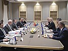 Setkání turecké a védské delegace ohledn vstupu védska do NATO, kterému...