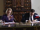 Ministi zahranií R a Británie Jan Lipavský a Liz Trussová vystoupili na...