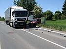 Opil� �idi� jel s kamionem v zat��ce p��li� rychle, p�ejel do protism�ru a tam...
