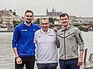 Tomá Satoranský, trenér Ronen Ginzburg a Ondej Sehnal (zleva) zvou do Prahy...