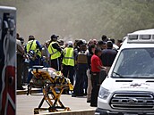 Při střelbě na základní škole v texaském Uvalde zahynuly dvě děti. (24. května...