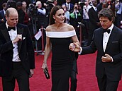 Princ William, vévodkyně Kate a Tom Cruise na premiéře filmu Top Gun: Maverick...