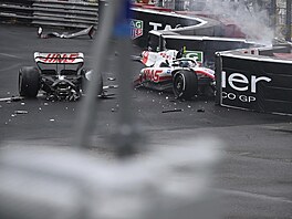 Vz Micka Schumachera skonil po nehod na dva kousky.