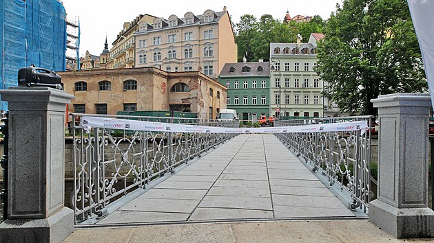 Otevření zrekonstruované Goethovy lávky přes řeku Teplá spojující Goethovu stezku s Mariánskolázeňskou ulicí mezi Císařskými lázněmi a kostelem sv. Petra a Pavla v Karlových Varech. (24. května 2022)