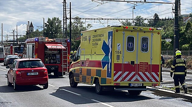 V ulici Nádražní se střetla tramvaj s chodcemn. Ten na místě zemřel. (25. května 2022)