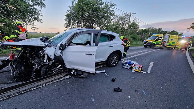 Na eskolipsku se eln stetla dv auta. (28. kvtna 2022)