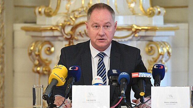Ministr školství Petr Gazdík oznamuje odvolání ředitelky Cermatu Michaely Kleňhové. (24. května 2022)