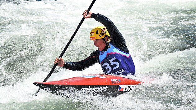 Devt Tereza Fierov bhem mistrovstv Evropy ve vodnm slalomu v Liptovskm Mikuli.
