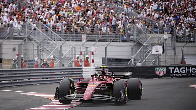 panl Carlos Sainz ve Ferrari bhem kvalifikace Velk ceny Monaka.
