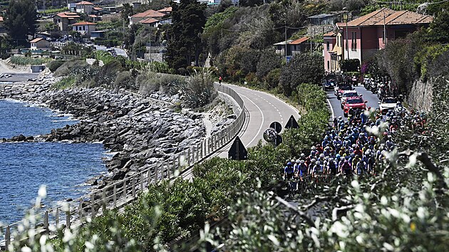 Cyklisté během třinácté etapy Gira d’Italia.