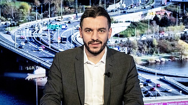 Hostem Rozstelu je prask nmstek pro dopravu Adam Scheinherr. (1. nora 2022)