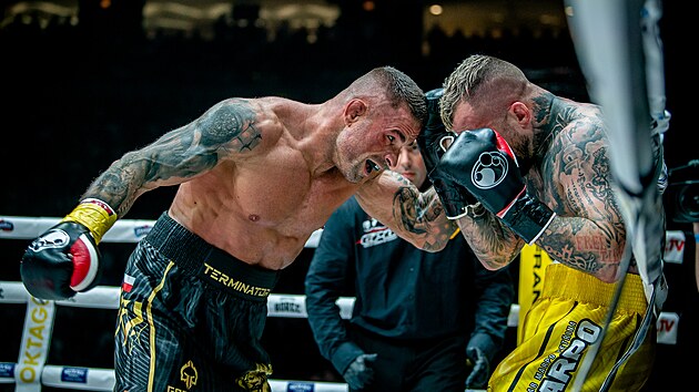 Momentka z boxerského souboje Karlos Vémola vs. Otakar Petřina alias Marpo