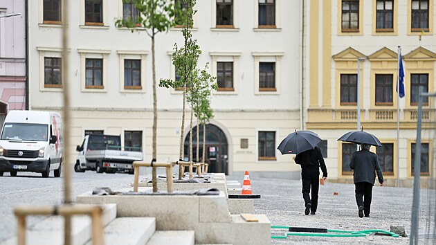 Oproti původním plánům je na obnoveném třebíčském Karlově náměstí o deset stromů víc. Památkářům to natolik vadí, že ministerstvo kultury sebere městu přislíbenou dotaci.