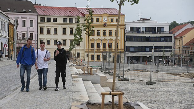 Oproti původním plánům je na obnoveném třebíčském Karlově náměstí o deset stromů víc. Památkářům to natolik vadí, že ministerstvo kultury sebere městu přislíbenou dotaci.