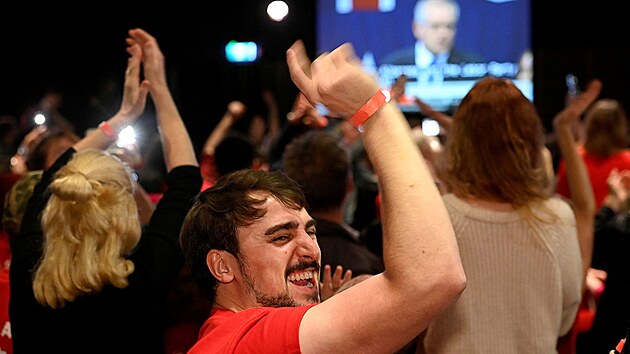Australské parlamentní volby. Scott Morrison uznal porážku a konzervativní vláda tak po devíti letech u moci končí (21. května 2022)